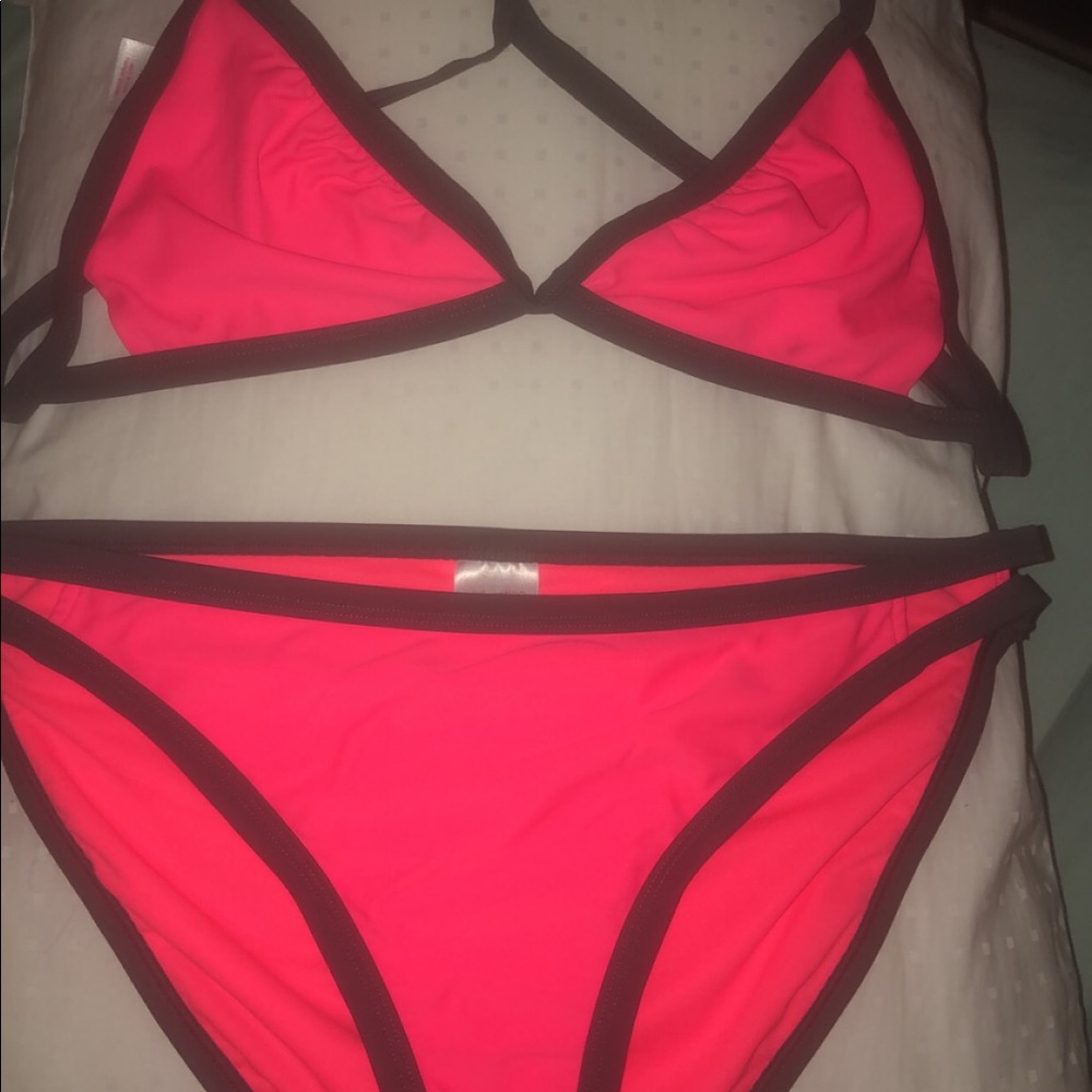 Two piece bikini - Picture 1 of 4